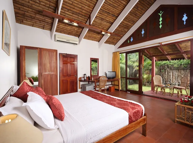 Pool, Bamboo, Villa, Queen Bed، Abad Whispering Palms 5/6