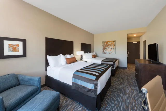 Room, 2 Queen Beds, Wingate By Wyndham Loveland Johnstown 2/2