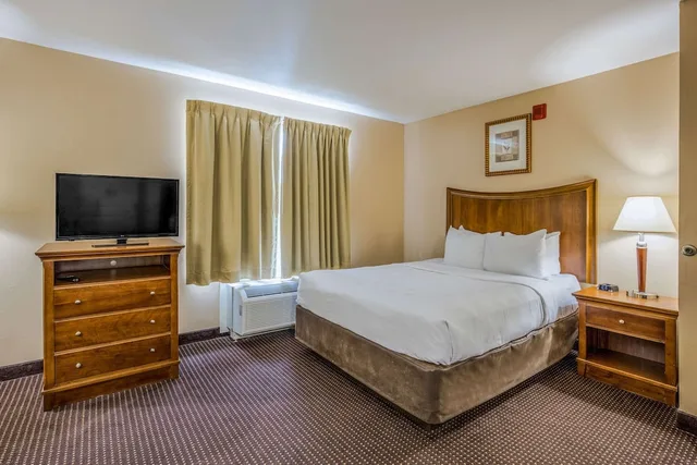 Efficiency, Suite, Queen Bed, Sofa، MainStay Suites Port Saint Joe South 2/10