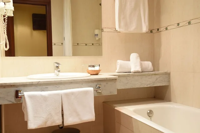 غرفة صغيرة بسرير مزدوج، Rvhotels Tuca 2/3