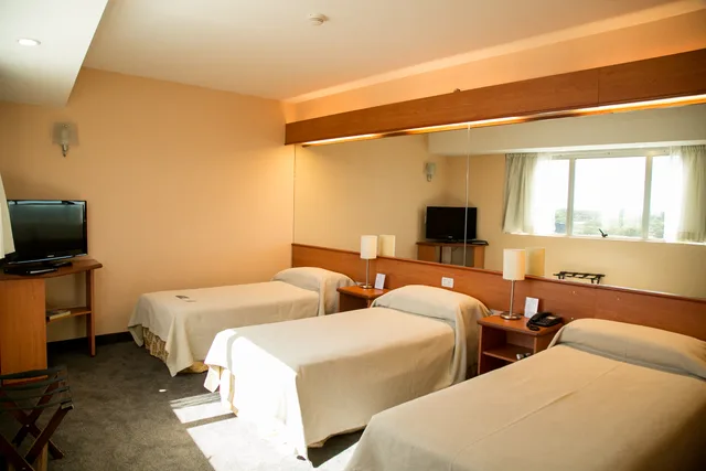 غرفة قياسية ثلاثية، Tower Inn & Suites San Rafael 1/2