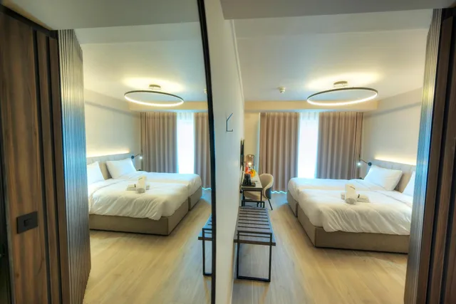 غرفة تنفيذية بسريرين منفصلين بشرفة، Aste Hotel 4/10