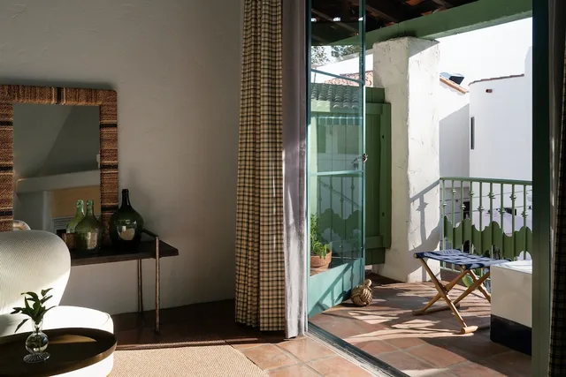 غرفة ديلوكس بسرير كينج بشرفة، Palihouse Santa Barbara 4/4