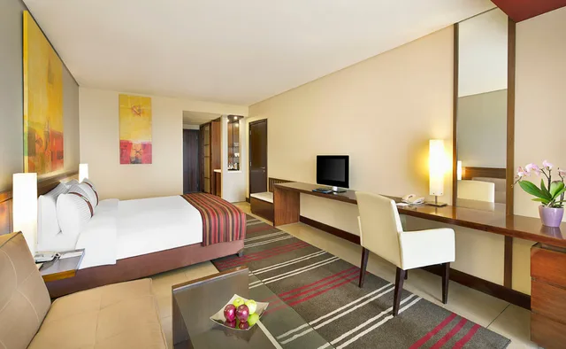 غرفة بسرير مزدوج بإطلالة على المسبح، Holiday Inn Resort Dead Sea 2/5