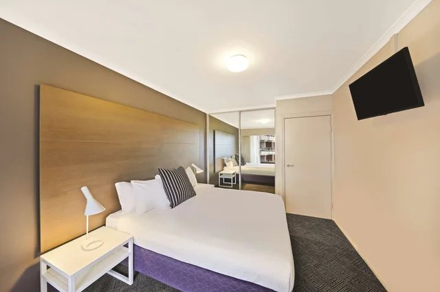 2 Bedrooms, Apartment, 2 Queen Beds, Adina Apartment Hotel Sydney Surry Hills 1/3