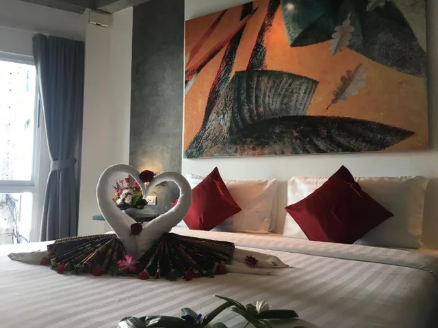 Suite, 2 King Beds, The Front Hotel And Apartment 3/3