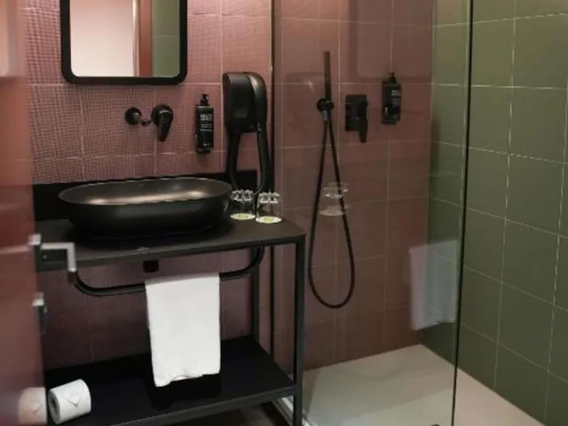غرفة بسريرين منفصلين بإطلالة على المدينة، ibis Styles ST Pauls Bay Malta 6/6