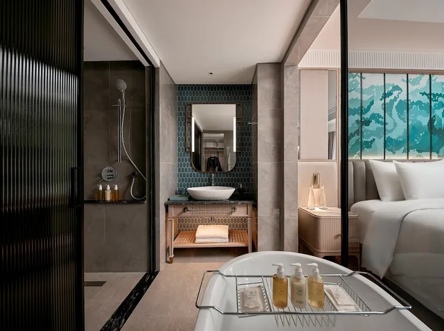 جناح تنفيذي بسرير كينج بإطلالة على المدينة بشرفة، La Siesta Premium Lakeside 4/7
