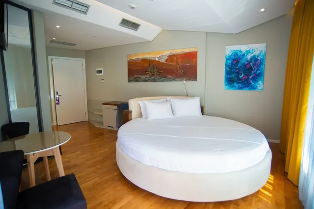 Bougainville Bay Hotel، ساراندا 27/78