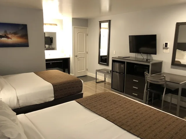 غرفة بسريرين كوين، Pacific Inn Monterey 4/9