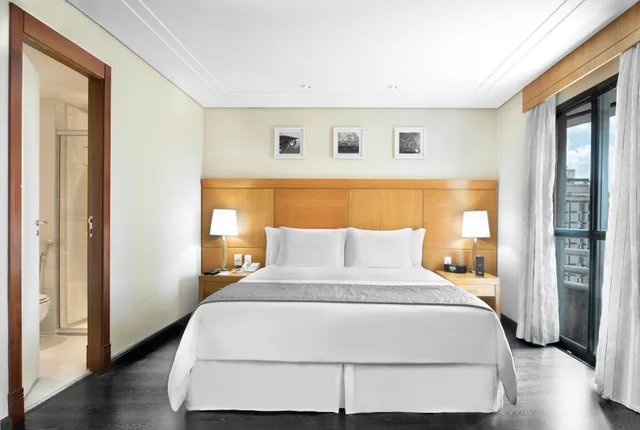 غرفة ديلوكس بسرير كينج بشرفة، Melia Jardim Europa 2/10
