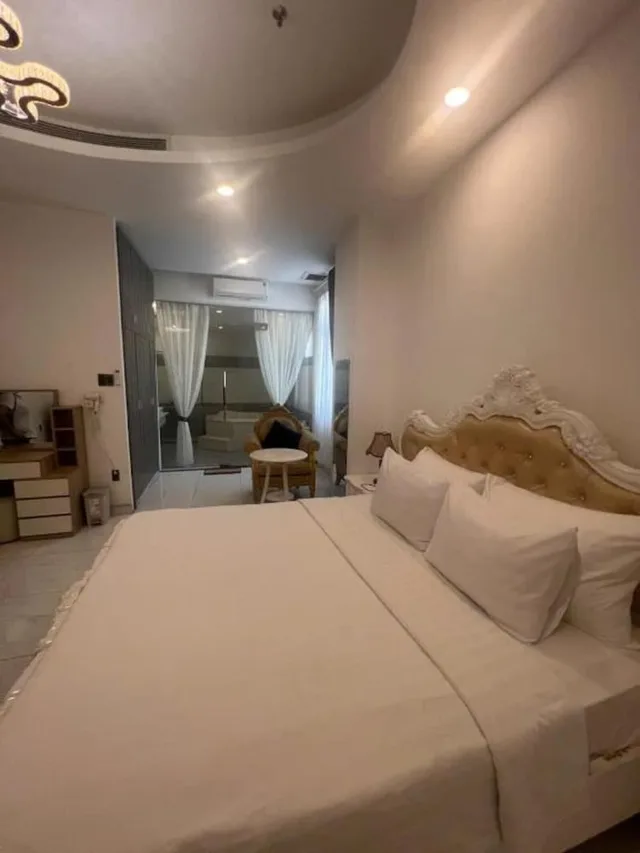 جناح بسرير كوين بإطلالة على المدينة بحوض استحمام، White Diamond Hotel - Airport 8/10
