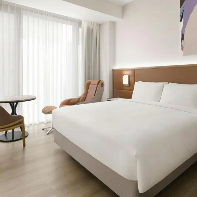 غرفة بسرير كوين في طابق مرتفع، AC Hotel by Marriott Seoul Gangnam 5/6