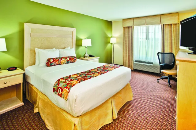 غرفة بسرير كوين، La Quinta Inn & Suites by Wyndham Rochester Mayo Clinic S 2/2