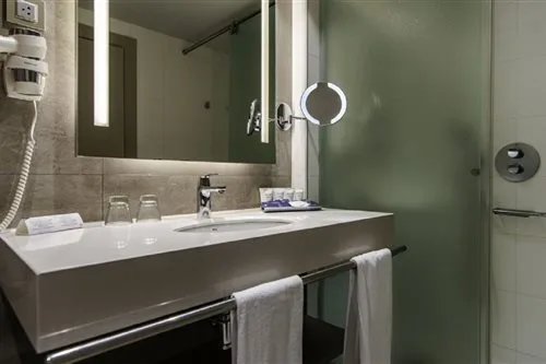 غرفة بسرير مزدوج أو سريرين منفصلين بإطلالة على البحر، Spring Arona Gran Hotel and Spa - Adults Only 3/3