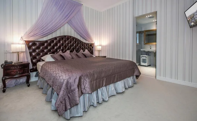 جناح جونيور تنفيذي بسرير كينج، Hotel Hoffmeister and Spa 2/8