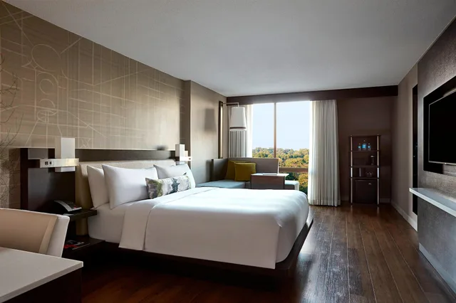 غرفة تنفيذية بسرير كينج، Marriott Bethesda 2/6