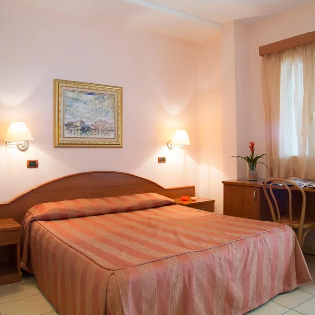 غرفة رباعية بشرفة، Garden Hotel Ripa 2/6