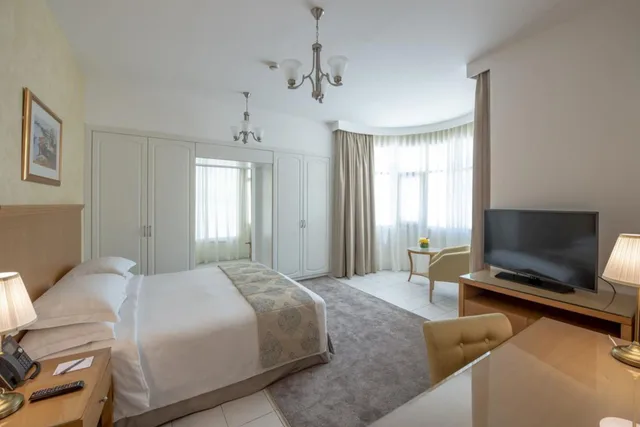 غرفة تنفيذية مفردة، Swissotel Al Murooj Dubai 1/1