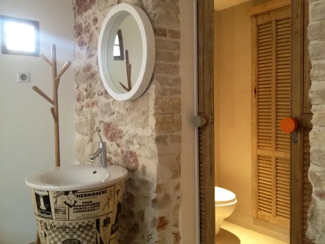 غرفة كومفورت بسرير كوين، Hotel de la Pinede 1/1