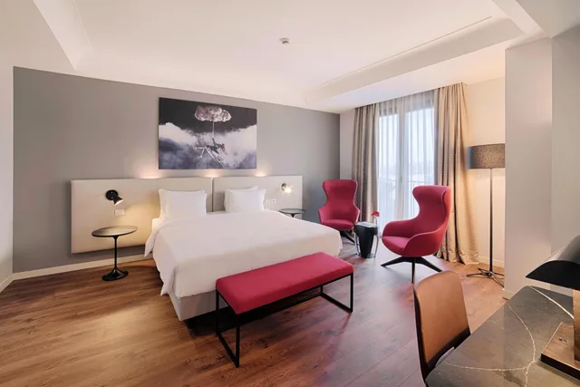جناح جونيور بسرير كوين، RADISSON BLU HOTEL MILAN 4/6