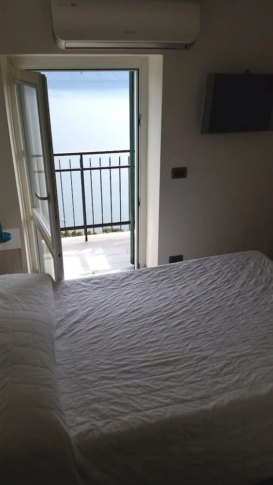 2 Bedrooms, Penthouse, 1 King and 1 Single Beds, Lake View, Sofa, Terrace, Castel Gandolfo 5/10