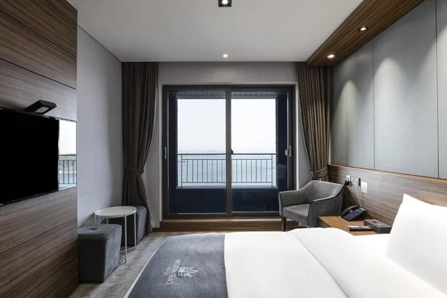 غرفة قياسية بسرير مزدوج بشرفة، Western Grace Hotel 9/10