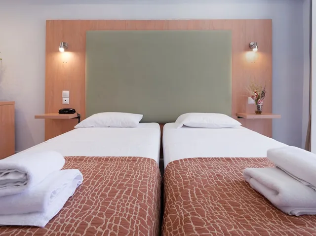 غرفة قياسية بسرير مزدوج بإطلالة جزئية على البحر، Punta Hotel 1/5