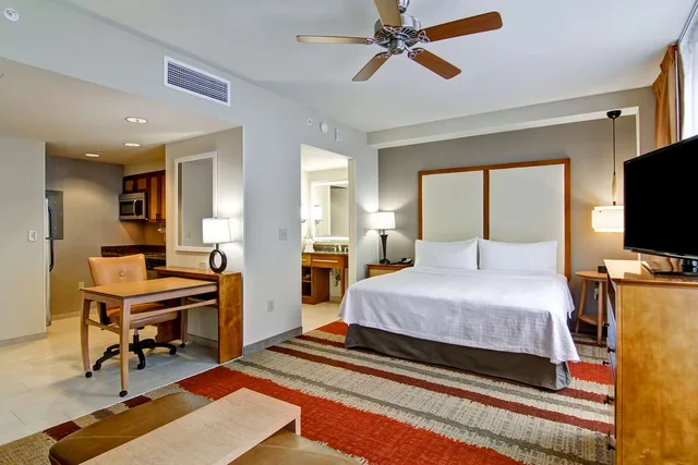 جناح استوديو بسرير كينج لذوي الإعاقة، Homewood Suites by Hilton Cincinnati-Downtown 1/3