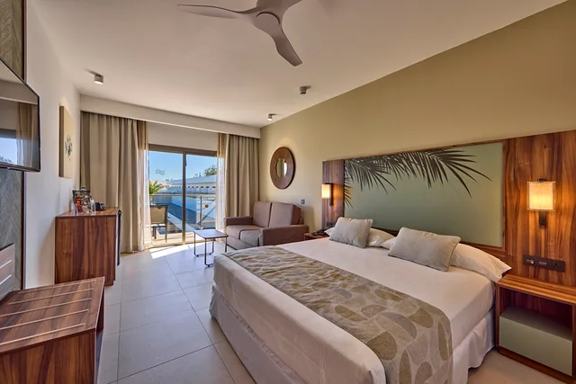 Room, Double Bed, Side Sea View، Hotel RIU Turquoise - All Inclusive 2/6