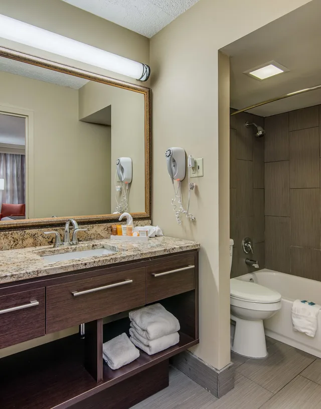 غرفة قياسية بسرير كينج، The Capitol Hotel Downtown, Ascend Hotel Collection 10/10