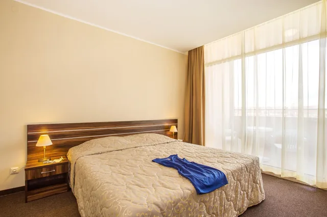 جناح بسرير كوين، Laguna Park & Aqua Club 1/5