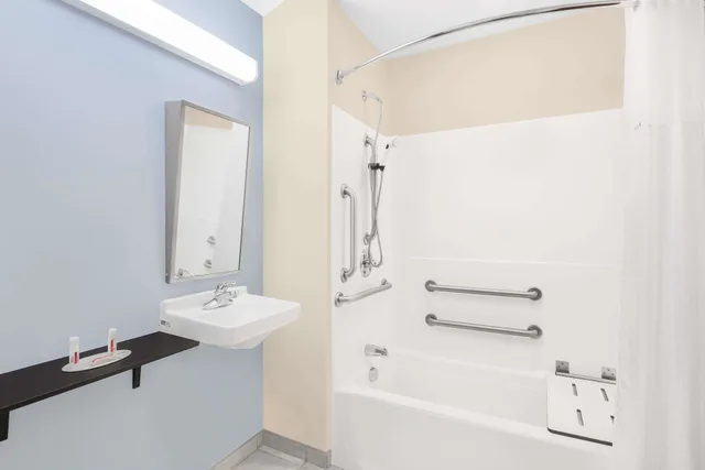 غرفة بسريرين كوين لذوي الإعاقة، Microtel Inn & Suites By Wyndham Waynesburg 9/10
