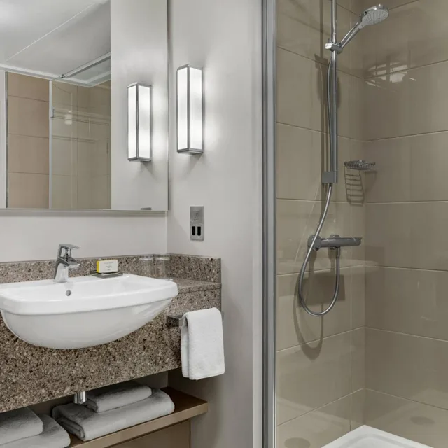 غرفة ديلوكس بسرير كينج أو كوين، Bristol Marriott Royal Hotel 8/8