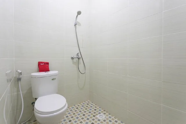 Reddoorz، Reddoorz Plus Boulevard Residence Bsd 3/4