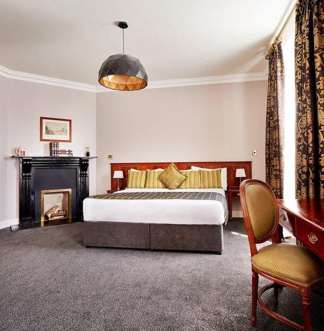 غرفة بسرير كينج، Arlington Hotel 2/2