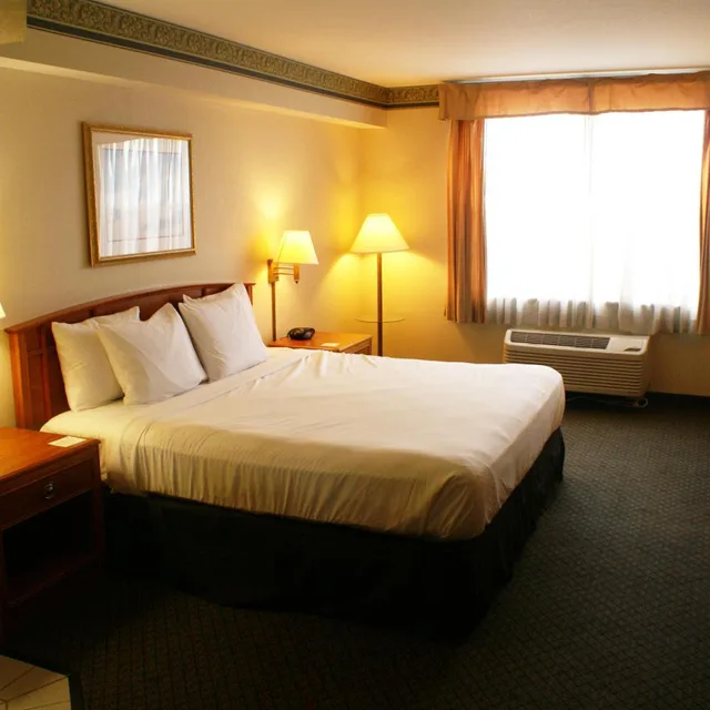 جناح بسرير كينج بجاكوزي لذوي الإعاقة، Country Inn & Suites By Radisson Lansing MI 1/5