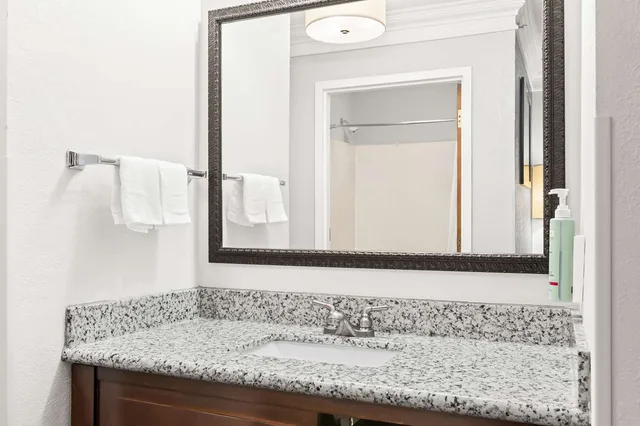 غرفة بسرير كوين مع أريكة، Best Western Slidell Hotel 4/5
