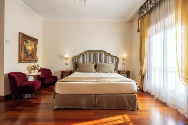 غرفة ديلوكس بسريرين منفصلين بإطلالة على المدينة، Forum Hotel Rome 7/10
