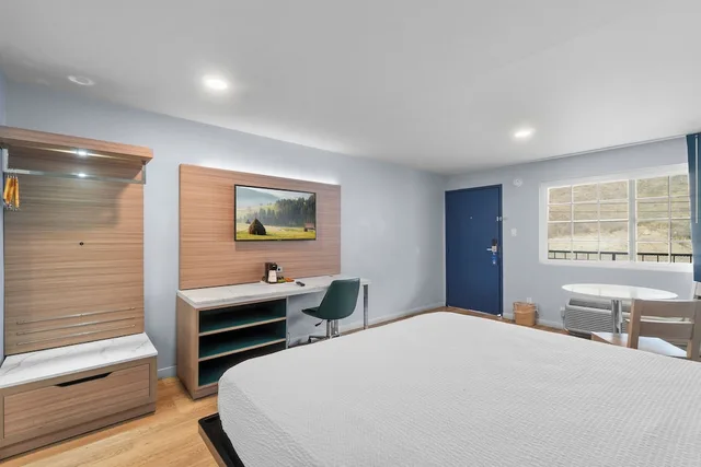 غرفة بسرير كينج، Travelodge by Wyndham Fairplex Pomona 6/10