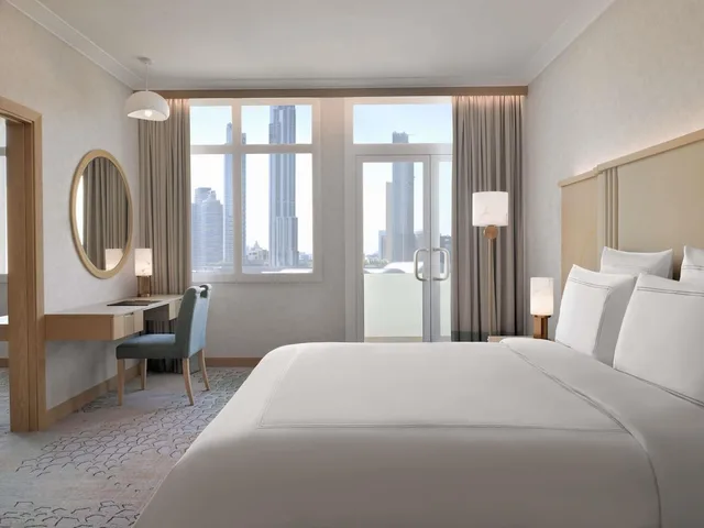 Deluxe, King Bed, Swissotel Al Murooj Dubai 4/9