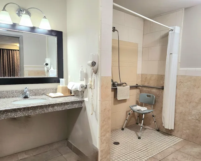 Room, Queen Bed, Smoking, Accessible, Days Inn by Wyndham McAllen 6/7