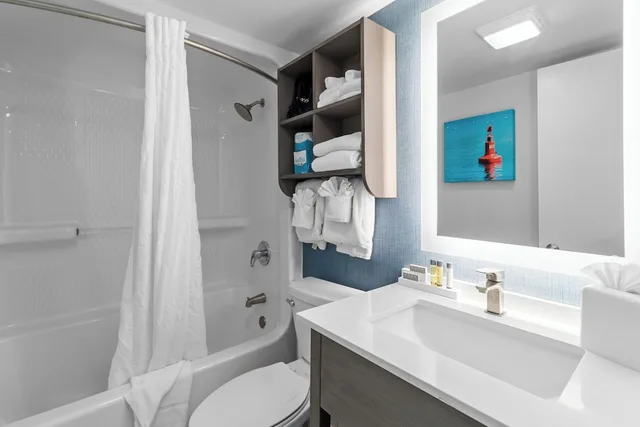 Efficiency, Pinnacle, Deluxe, 2 Queen Beds, Ocean View, Compass Cove Resort 3/3