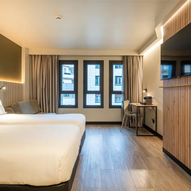 غرفة سوبيريور ثلاثية بسرير مزدوج، Hotel Bed4U Zurriola 2/10