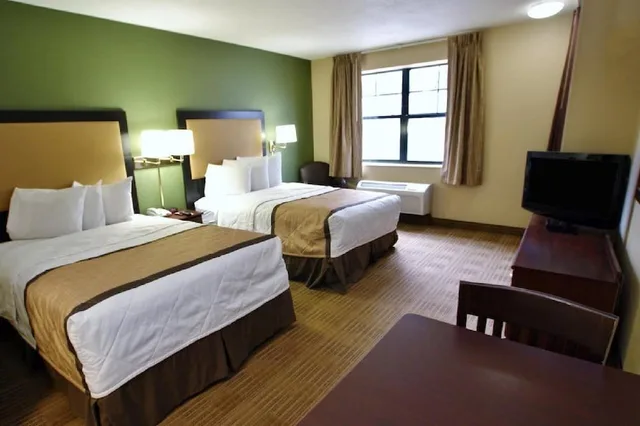 2 Full Beds Non-Smoking, Kitchen، Studio 6 Suites Seattle Kent WA 4/7