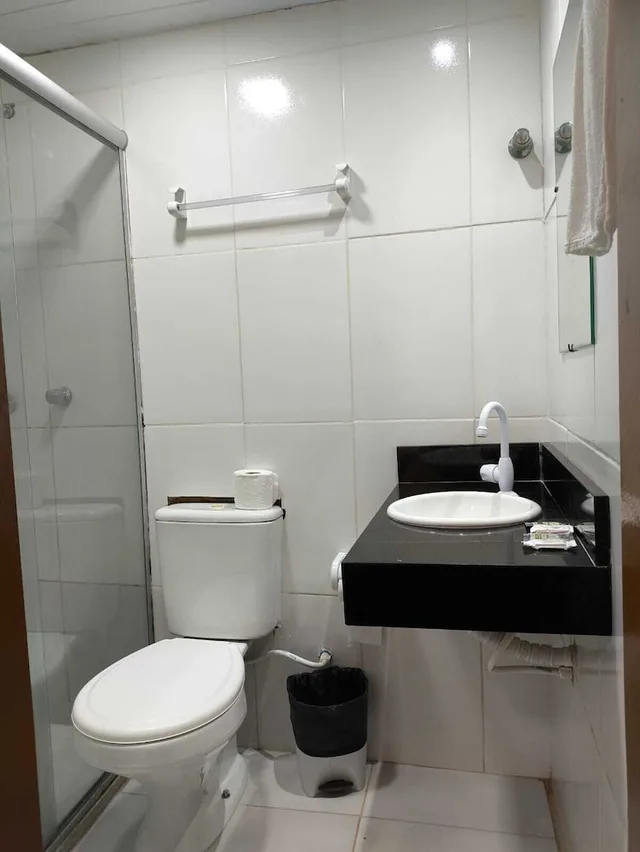 غرفة قياسية رباعية بسرير كوين وسريرين منفصلين، Hotel Luar De Itapua 7/9