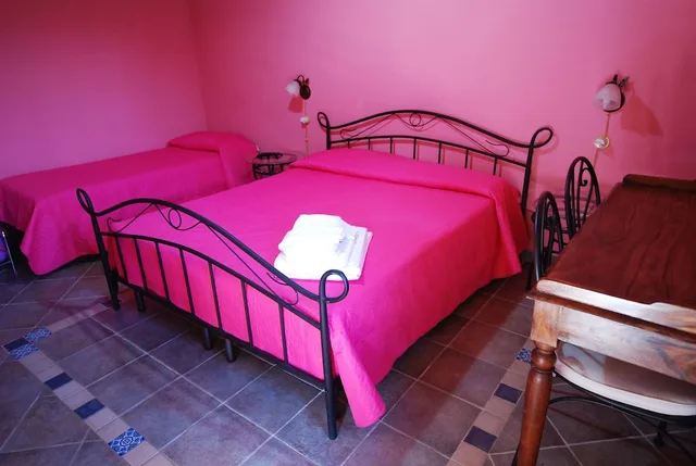 1 Bedroom, Standard, Triple, 1 Single and 2 Double Beds, Garden View، B&B Giucalem - La Casa Negli Orti 2/10