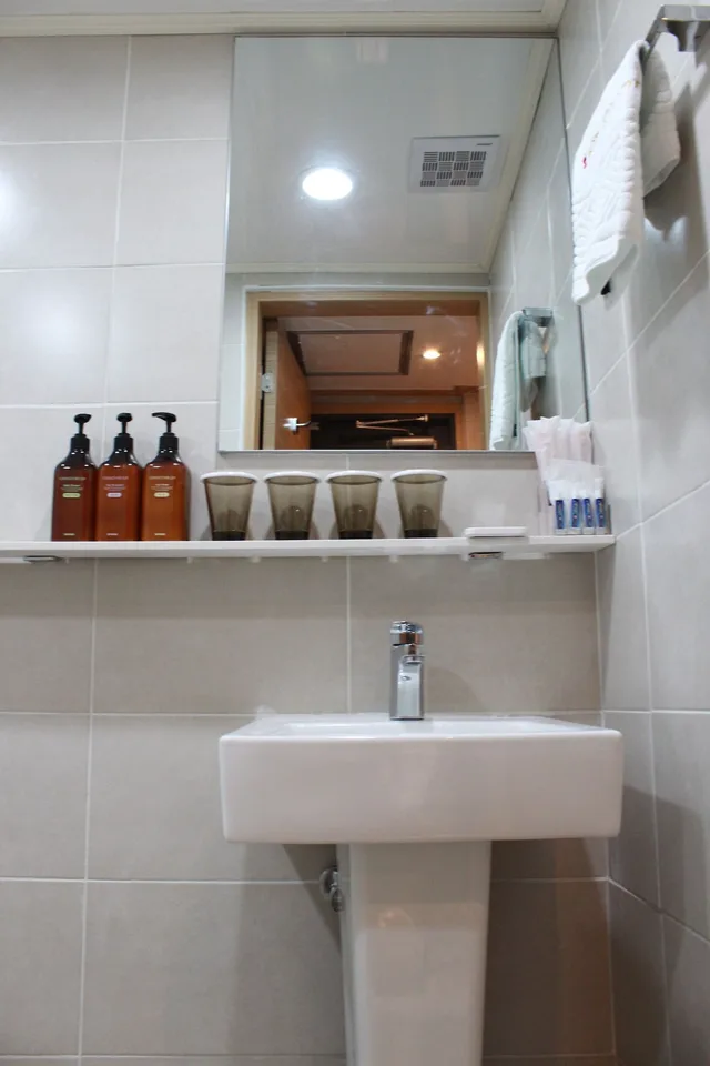 غرفة عائلية ثلاثية بسرير مزدوج وسريرين منفصلين، Hotel Stay Inn Seoul Station 5/6
