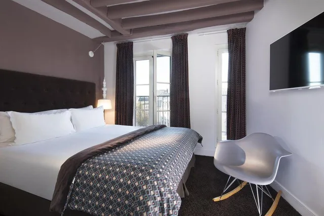 جناح جونيور بسرير كوين مع أريكة، HOTEL MARAIS HOME(Formerly Ho Marais) 1/1