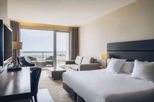 Junior Suite, King Bed, Garden View, Iberostar Selection Lagos Algarve 1/3